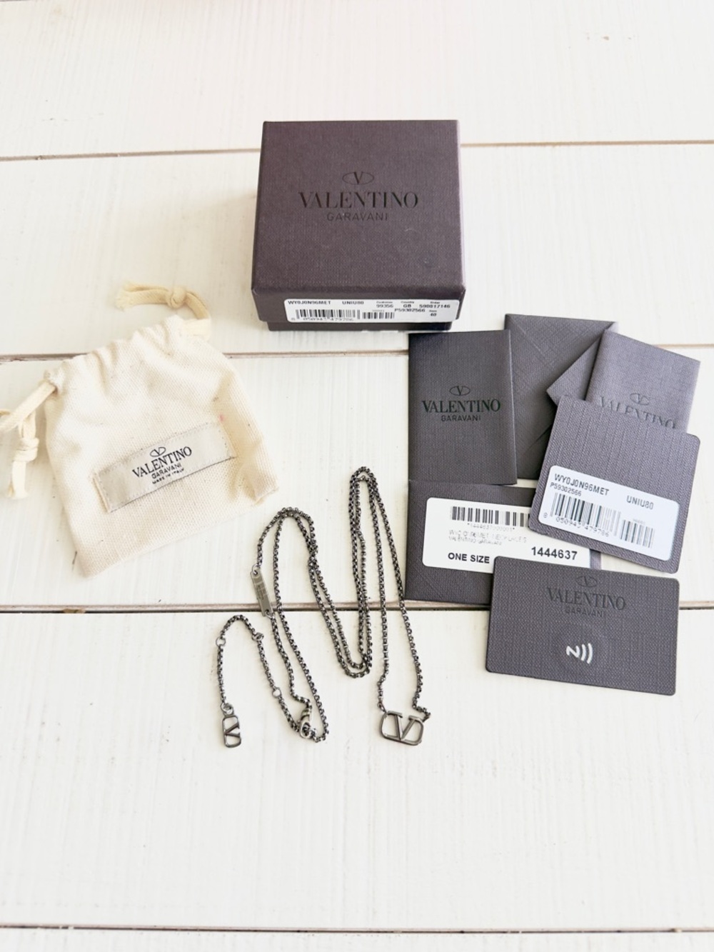 Unisex Valentino Garavani Gunmetal V Logo Necklace